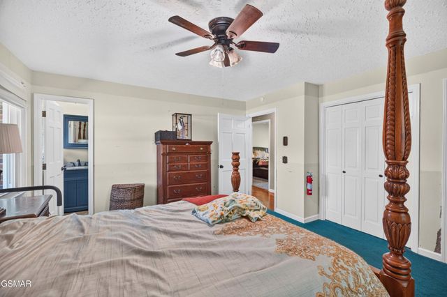 819 Redwood Drive, Mount Carmel, TN 37645