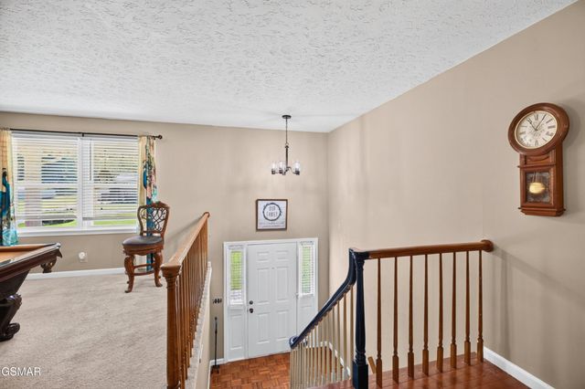 819 Redwood Drive, Mount Carmel, TN 37645