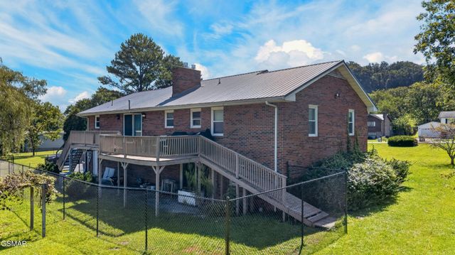 819 Redwood Drive, Mount Carmel, TN 37645