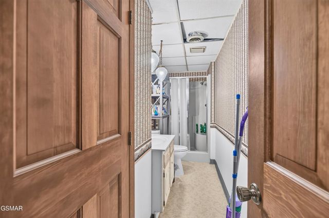 819 Redwood Drive, Mount Carmel, TN 37645