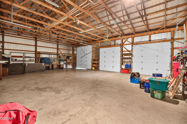 819 Redwood Drive, Mount Carmel, TN 37645