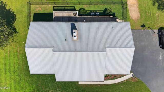 819 Redwood Drive, Mount Carmel, TN 37645