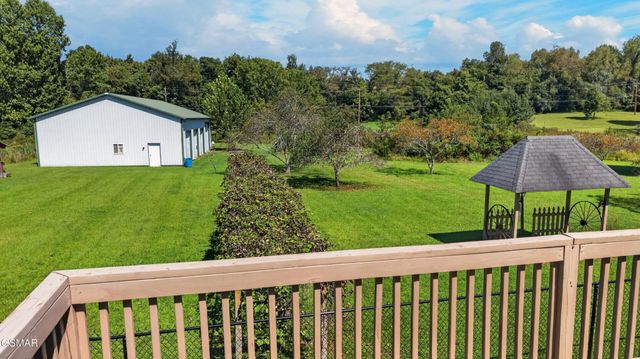 819 Redwood Drive, Mount Carmel, TN 37645