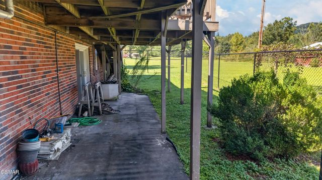 819 Redwood Drive, Mount Carmel, TN 37645