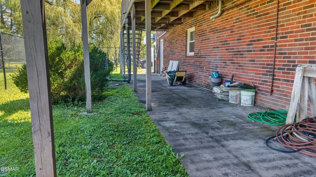 819 Redwood Drive, Mount Carmel, TN 37645