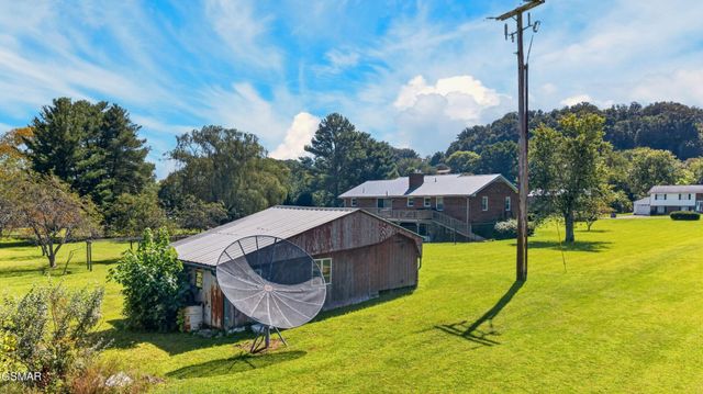 819 Redwood Drive, Mount Carmel, TN 37645