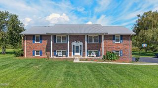 819 Redwood Drive, Mount Carmel, TN 37645