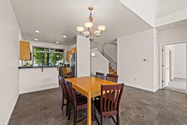 1277 Highland View Loop, Redmond, OR 97756