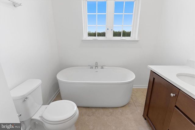 45 SCAMMEL DR, Bunker Hill, WV 25413
