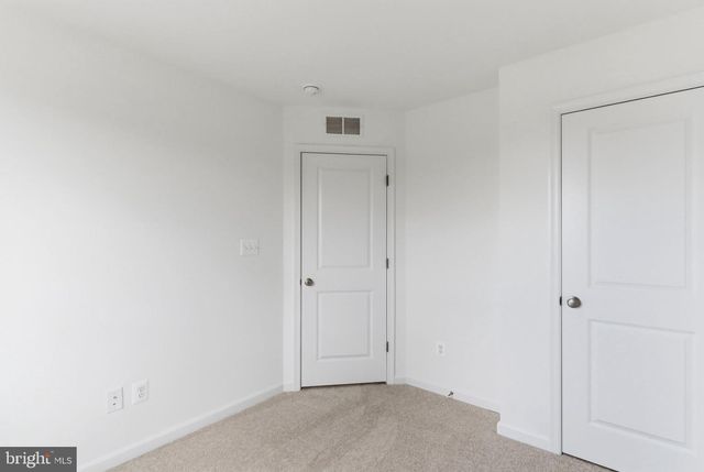 45 SCAMMEL DR, Bunker Hill, WV 25413
