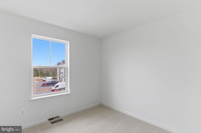 45 SCAMMEL DR, Bunker Hill, WV 25413