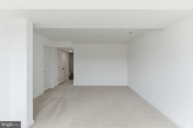 45 SCAMMEL DR, Bunker Hill, WV 25413
