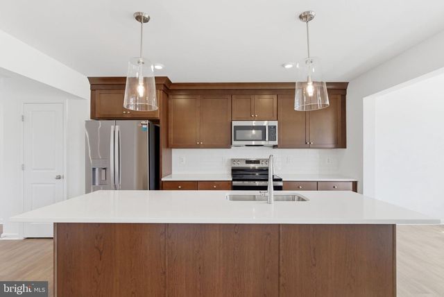 45 SCAMMEL DR, Bunker Hill, WV 25413