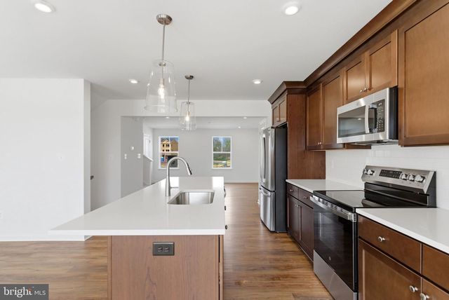 45 SCAMMEL DR, Bunker Hill, WV 25413