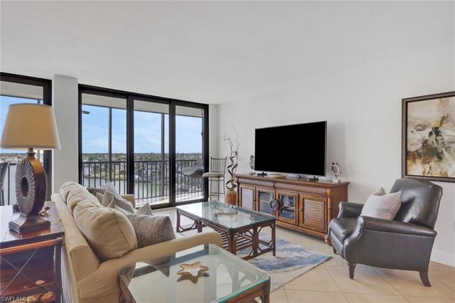 10420 Gulf Shore DR 162, Naples, FL 34108