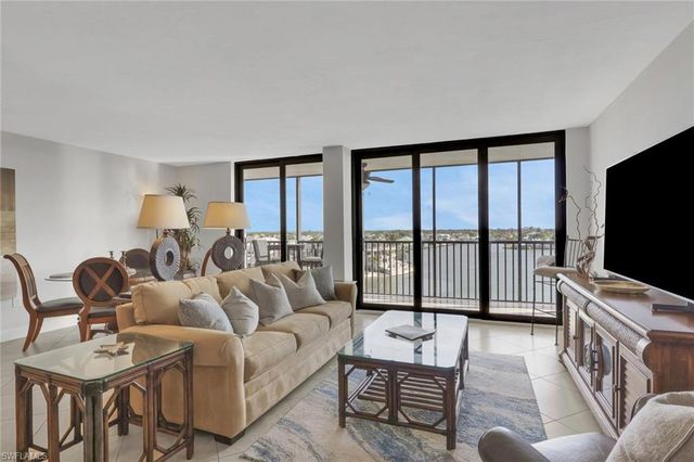 10420 Gulf Shore DR 162, Naples, FL 34108