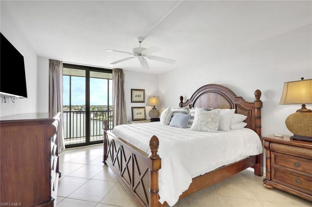 10420 Gulf Shore DR 162, Naples, FL 34108