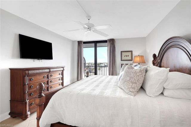 10420 Gulf Shore DR 162, Naples, FL 34108