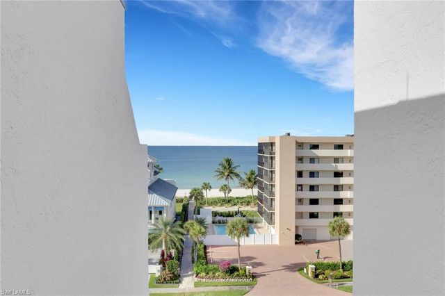 10420 Gulf Shore DR 162, Naples, FL 34108