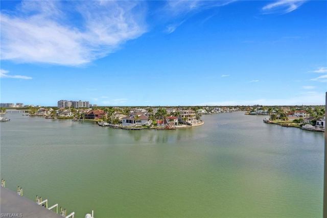10420 Gulf Shore DR 162, Naples, FL 34108