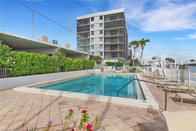 10420 Gulf Shore DR 162, Naples, FL 34108