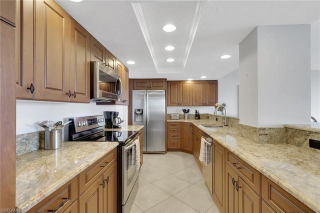 10420 Gulf Shore DR 162, Naples, FL 34108