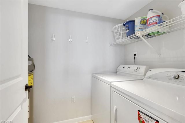 10420 Gulf Shore DR 162, Naples, FL 34108