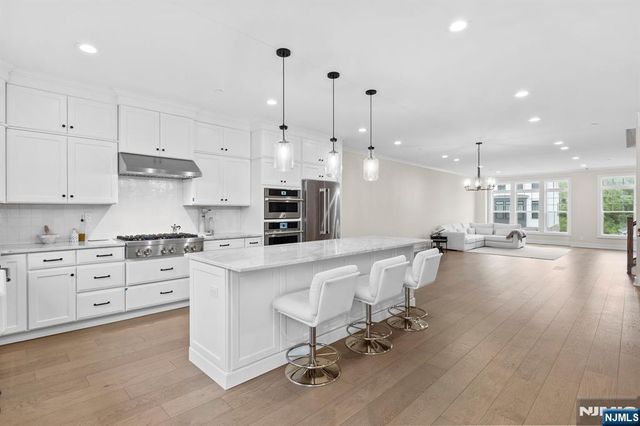 8 Cinnamon Drive, Upper Saddle River, NJ 07458