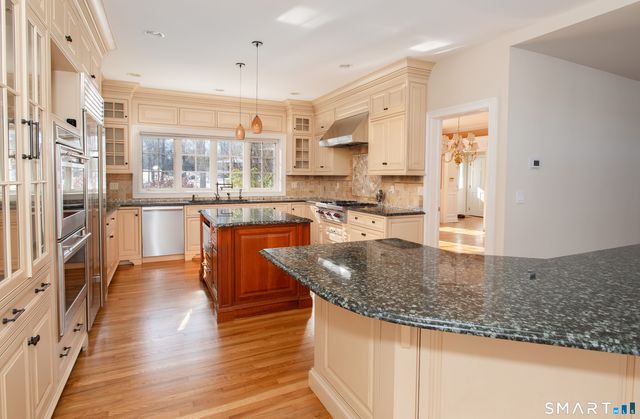 96 Norrans Ridge Drive, Ridgefield, CT 06877