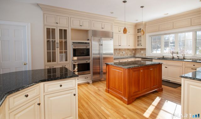 96 Norrans Ridge Drive, Ridgefield, CT 06877