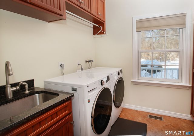 96 Norrans Ridge Drive, Ridgefield, CT 06877