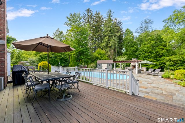 96 Norrans Ridge Drive, Ridgefield, CT 06877