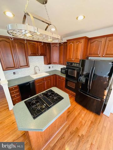 708 SCARBURGH WAY, Alexandria, VA 22314