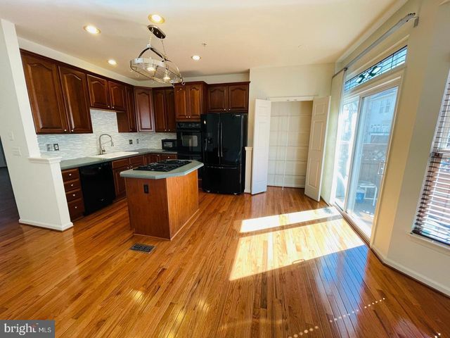 708 SCARBURGH WAY, Alexandria, VA 22314