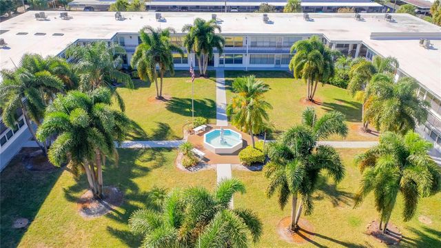 3100 HARTFORD STREET N 227, St Petersburg, FL 33713