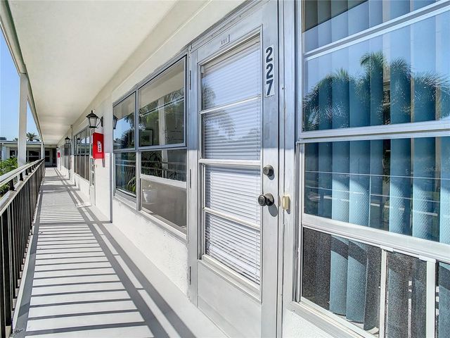 3100 HARTFORD STREET N 227, St Petersburg, FL 33713