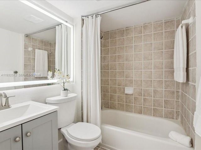 103 Royal Park Dr 1G, Oakland Park, FL 33309