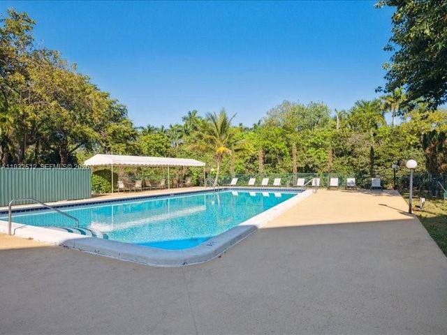 103 Royal Park Dr 1G, Oakland Park, FL 33309