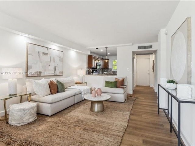 103 Royal Park Dr 1G, Oakland Park, FL 33309