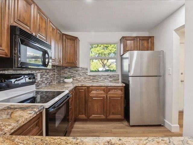 103 Royal Park Dr 1G, Oakland Park, FL 33309