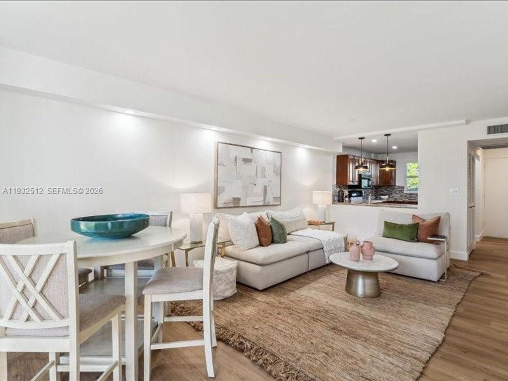 103 Royal Park Dr 1G, Oakland Park, FL 33309