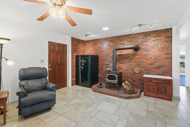 120 S Dowd Rd, Lincoln, CA 95648