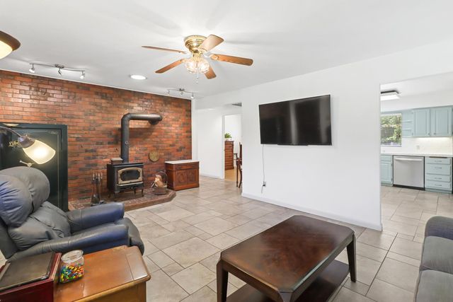 120 S Dowd Rd, Lincoln, CA 95648