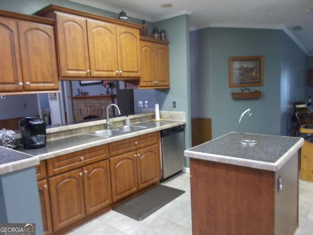 416 Old Jones Road, Whitesburg, GA 30185