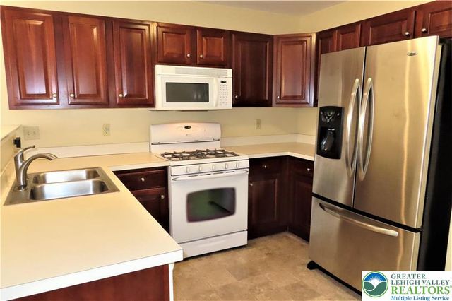 6810 Hunt Drive, Macungie Boro, PA 18062