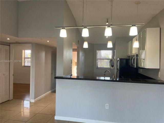 9849 Nob Hill Ln 9849, Sunrise, FL 33351