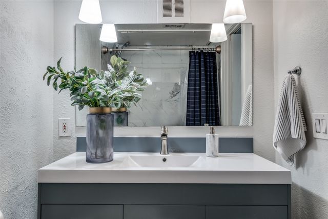 4525 Gilbert 204, Dallas, TX 75219