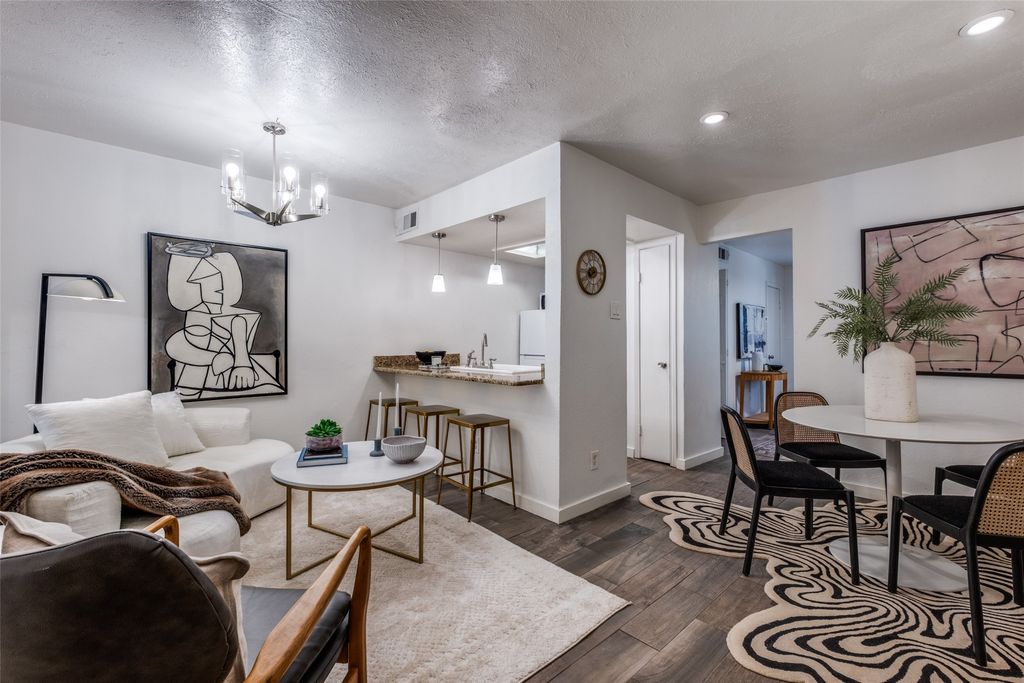 4525 Gilbert 204, Dallas, TX 75219