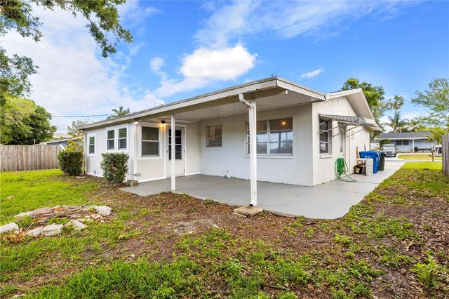 1820 PATLIN CIRCLE N, Largo, FL 33770