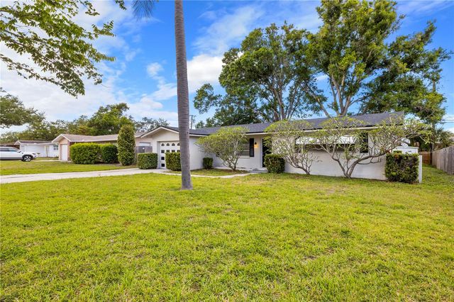 1820 PATLIN CIRCLE N, Largo, FL 33770